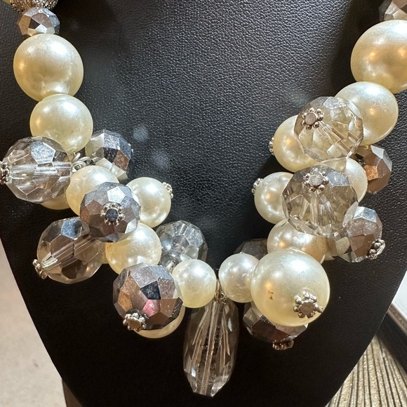 Pearl with Faux Smoky Crystal Teardrop Choker Necklace - Picture 9 of 9